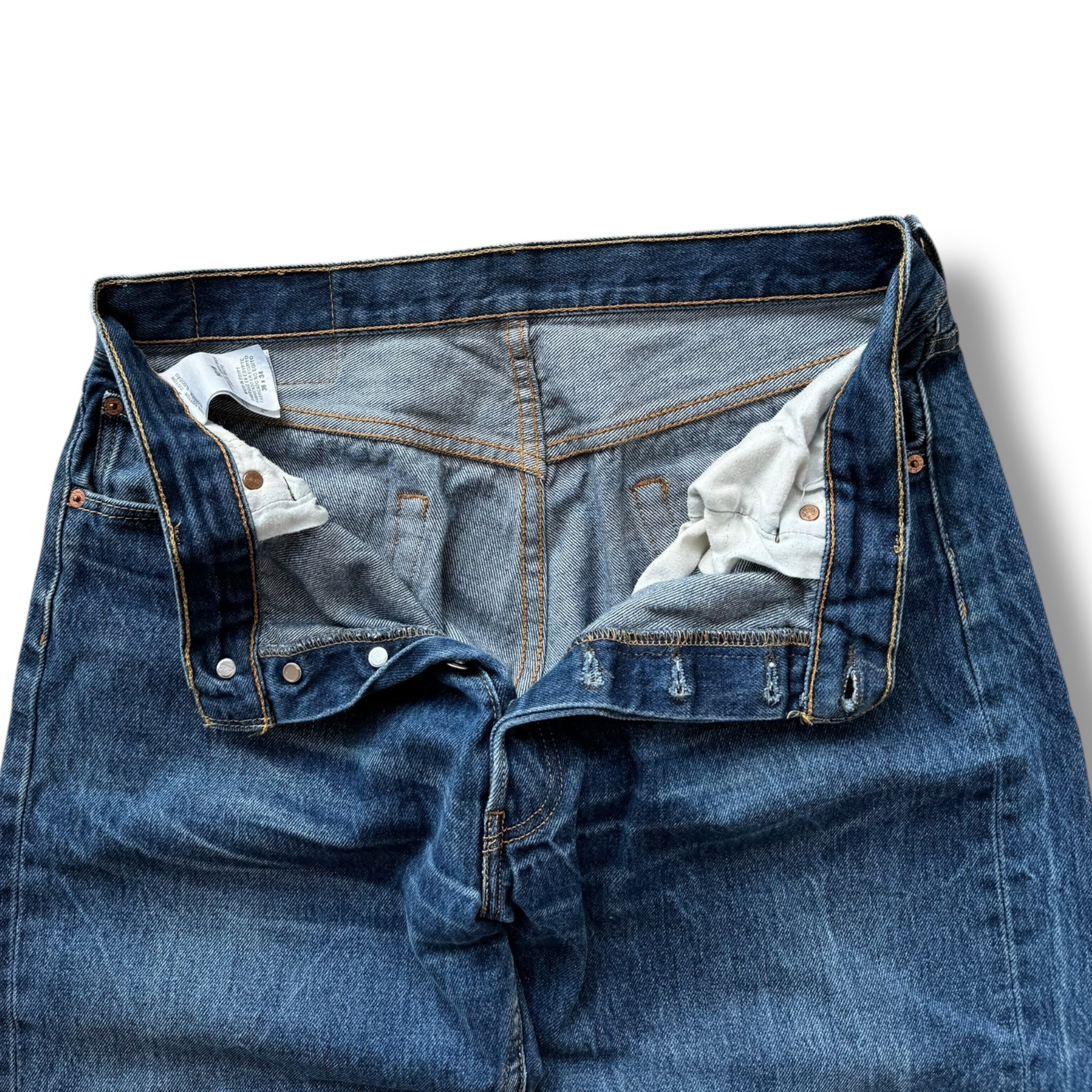 Levi’s Jeans (M-L)